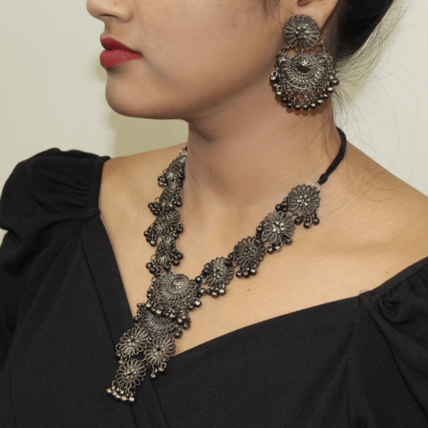 Glitterrie Trendy Oxidised Silver Plated Floral Shaped Collar Bone Necklace Set And Earring | Jewelry Set For Women